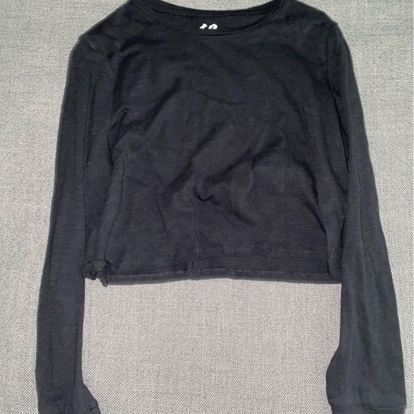 Black crop top - Picture 1 of 2